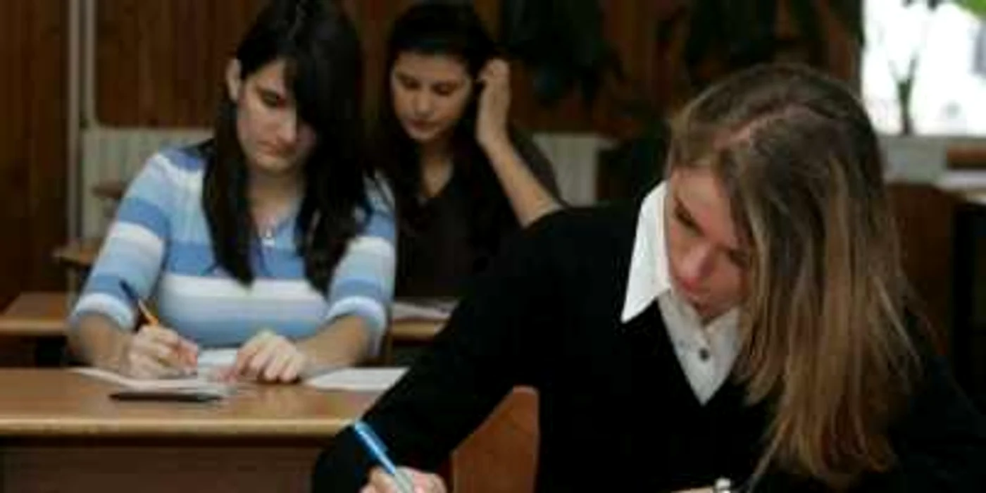 Aproximativ 6000 de elevi vor susţine proba obligatorie de profil