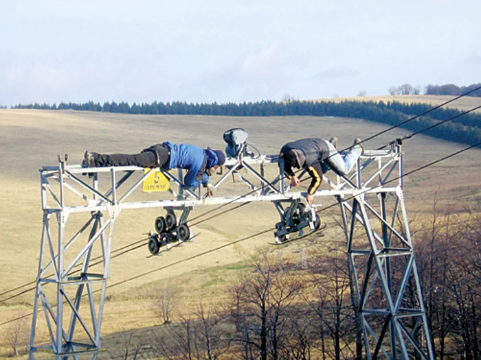 Pe Semenic a fost montat un skilift pentru trei pârtii