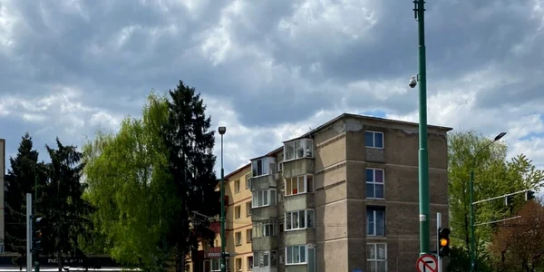 Semafor în sensul giratoriu la Braşov FOTO Biz Braşov