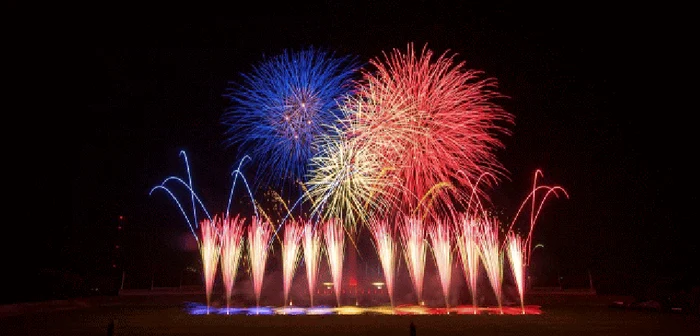 Românii au câştigat concursul de la Berlin cu un spectacol de lumini de excepţie FOTO Pyroworld