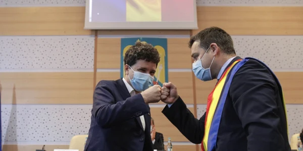 Nicuşor Dan şi Ciprian Ciucu la depunerea jurământului pentru preluarea mandatului de primar al Sectorului 6 în Bucureşti 22 octombrie 2020 FOTO Inquam Photos / Octav Ganea