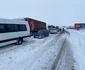 La drum lung, să aveți în mașină haine groase, o lopată, nisip și lanțuri auto antiderapante