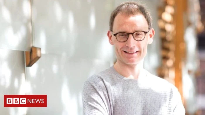 Neil Ferguson, profesor la Colegiul Imperial din Londra, a afirmat că, în prezent, în Anglia se înregistrează o creștere a numărului de îmbolnăviri cu noua tulpină Covid în rândul copiilor