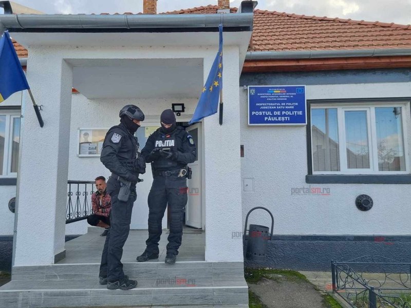 Scandal la o școală din Satu Mare. Indivizi duși la secție după ce ar fi atacat poliția