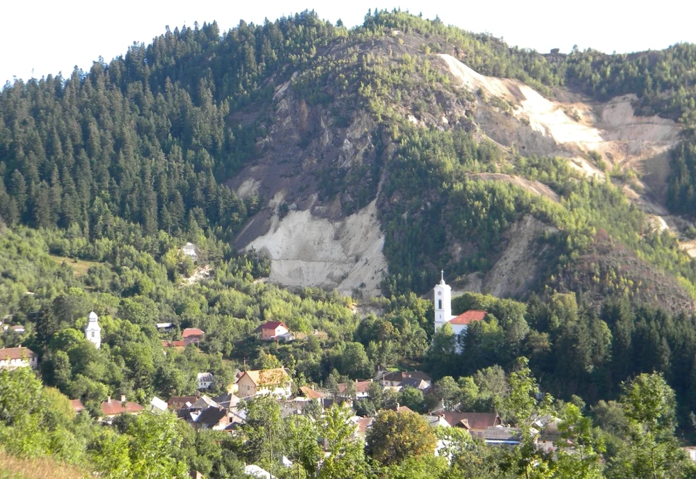Imagine din comuna Roșia Montană FOTO Adevărul