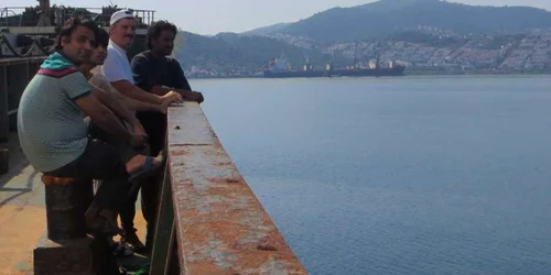 Marinarii sunt sechestraţi pe navă pe aproape trei luni. FOTOViorel Moga