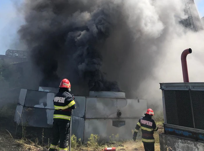 Incendiu la FERAL Tulcea FOTO ISU Delta Tulcea