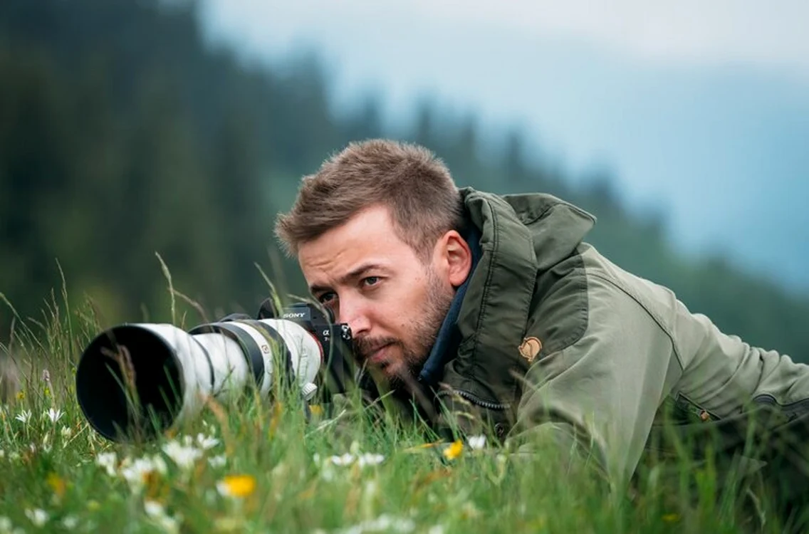 Fotograful de natură Daniel Mîrlea creatorul albumului Vâlcea Naturală Foto Vâlcea Naturală