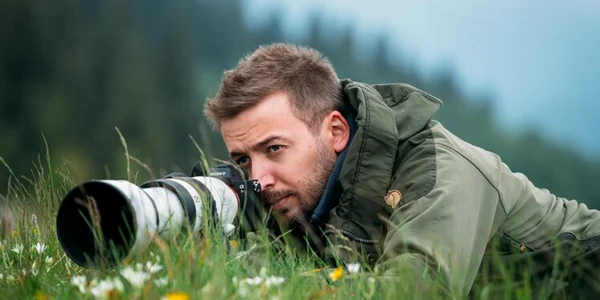 Fotograful de natură Daniel Mîrlea creatorul albumului Vâlcea Naturală Foto Vâlcea Naturală