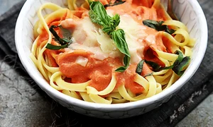 fettuccine cu rosii si busuioc jpeg