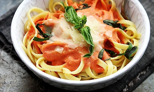 fettuccine cu rosii si busuioc jpeg