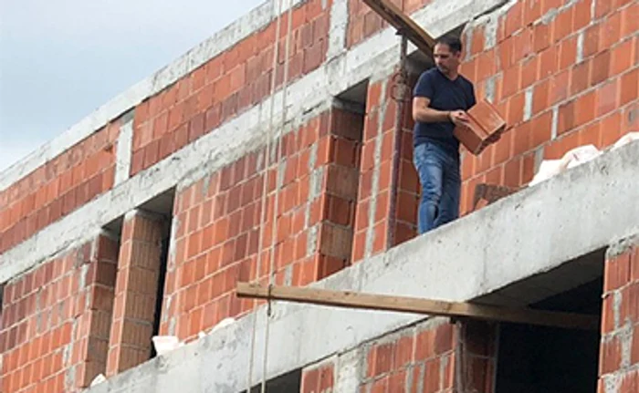 Dan Negru va fi din nou şef de şantier. El&nbsp;mai deţine şi patru blocuri de birouri, în Bucureşti