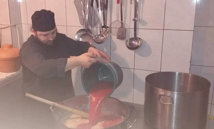 Zacusca pregatiti de calugarul Efrem de la Dervent