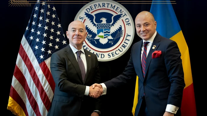 Secretarul pentru Securitate Internă al SUA și ambasadorul României în SUA FOTO: FB