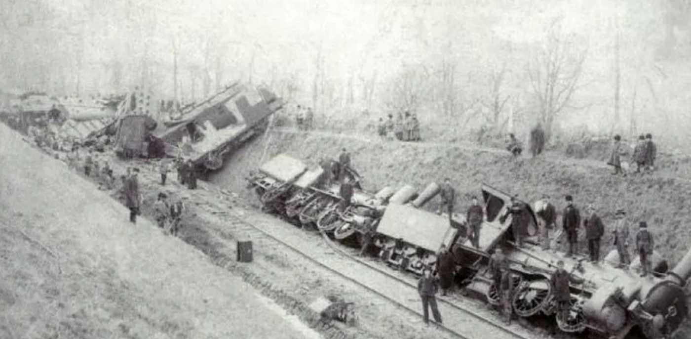 Cea mai mare catastrofă din istoria Căilor Ferate Române. Foto: Historia