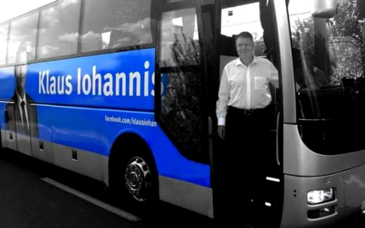 Iohannis ia ţara la pas cu autocarul FOTO Novatv.ro