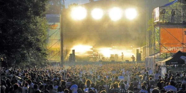 Sute de persoane au participat  anul trecut la prima ediţie  a festivalului 