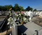 Mormântul lui Mihai Leu, acoperit în întregime de flori și coroane / foto: Click!