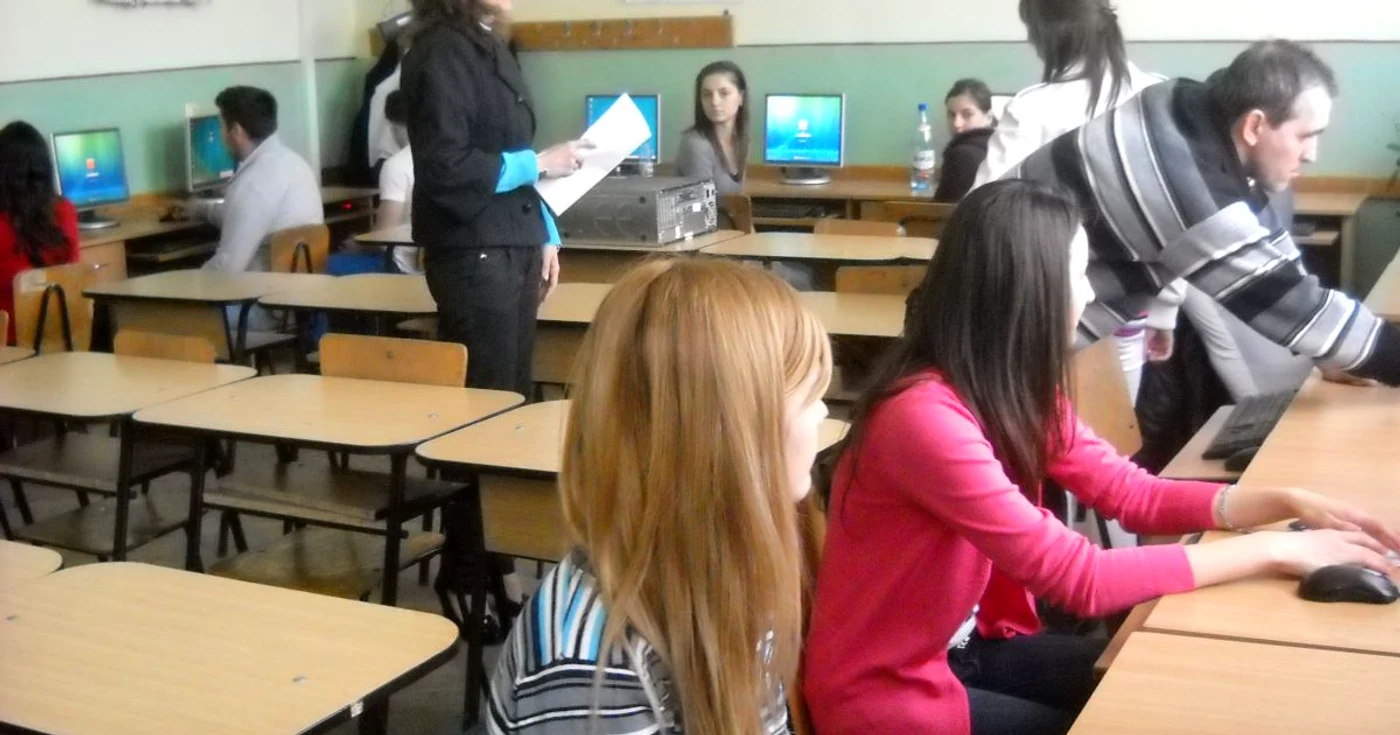 Elevii vor fi supravegheaţi şi video la bac