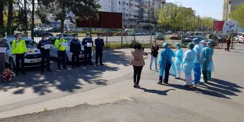 politisti medici aplauze flori Braila