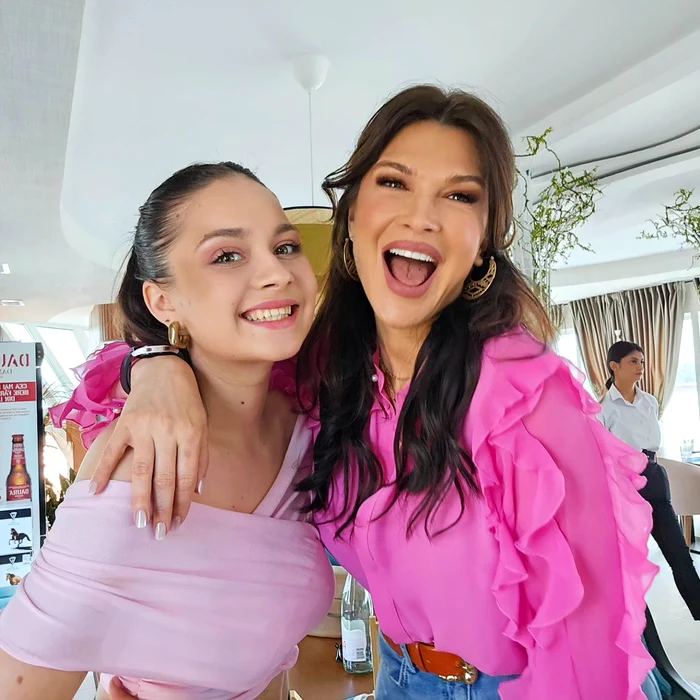 Monica Bîrlădeanu, alături de fiica ei din serialul „Groapa”, Antonia Scutaru / foto: Click!