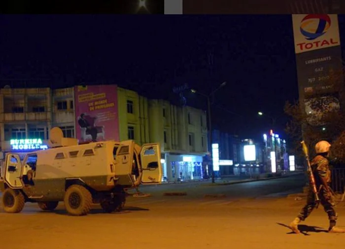 
    Teroriştii au atacat un hotel şi o cafenea din capitala statului Burkina Faso foto: ndtv.com  