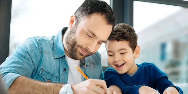 angajat parinte copii FOTO Adobe Stock