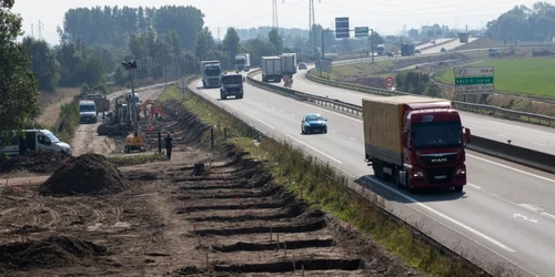 Lucrări de construcţii au început pentru ridicarea unui zid împotriva migranţilor în Calais Franţa FOTO Hepta / Bestimage / ImageBuzz / Alain Rolland