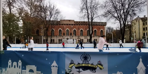 Patinoarul de la Târgul de Crăciun din Timișoara FOTO Ștefan Both