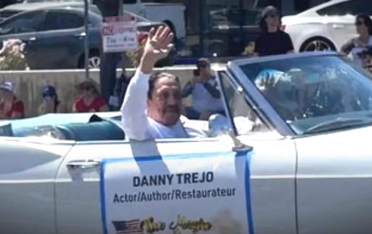 Danny Trejo, la parada de 4 iulie 2024, înainte de incident. Sursă foto: captură video