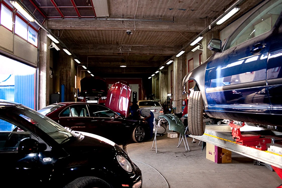 
    Service-ul auto are de recuperat peste 98.000 de lei de la asigurătorul City Insurance (foto: www.autocar.ro)  