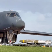 munitie anti buncar incarcata in bombardierele americane captura X OsintTechnical  png