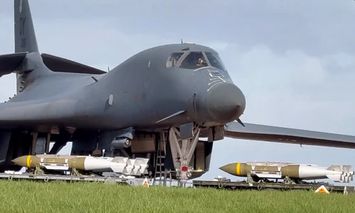 munitie anti buncar incarcata in bombardierele americane captura X OsintTechnical  png