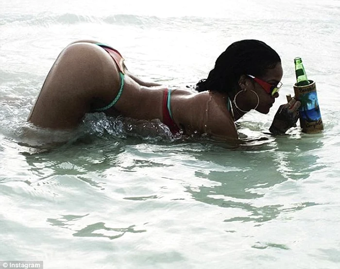 
    Riri, incredibil de sexyfoto: Instagram  