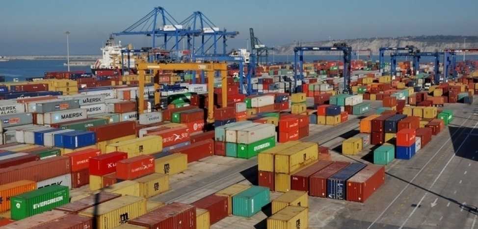 Încălţăminte contrafăcută tip sport de peste 6,5 milioane lei, depistată în Portul Constanța. Marfa venea din China Încălţăminte contrafăcută tip sport de peste 6,5 milioane lei, depistată în Portul Constanța. Marfa venea din China
