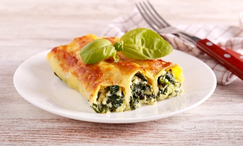 Cannelloni cu spanac si branza  Sursa foto shutterstock 2263833469 jpg