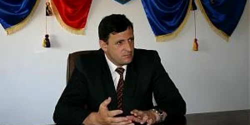 Verginel Gireadă renunţă