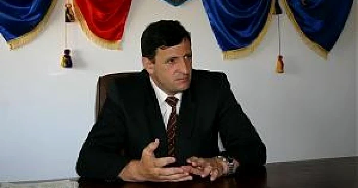 Verginel Gireadă renunţă