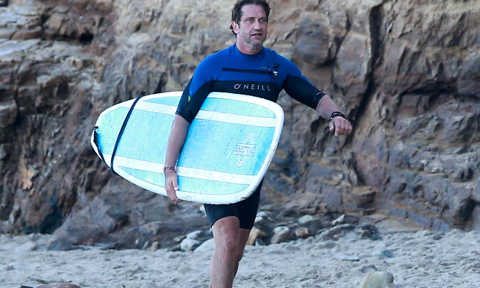 Exclusive Gerard Butler, Rebecca Gayheart and Eric Dane Spotted On The Beach In Malibu ***NO USE W/O PRIOR AGREEMENT CALL FOR PRICING*** jpeg