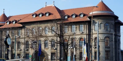 Colegiul Naţional Gheorghe Şincai foto Facebook