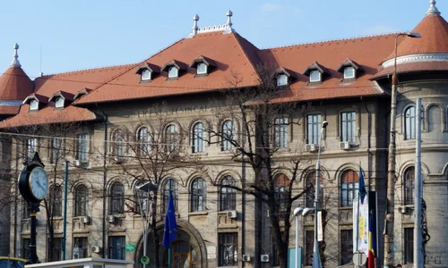Colegiul Naţional Gheorghe Şincai foto Facebook