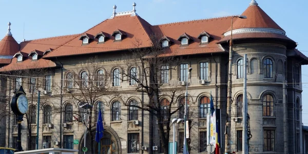 Colegiul Naţional Gheorghe Şincai foto Facebook