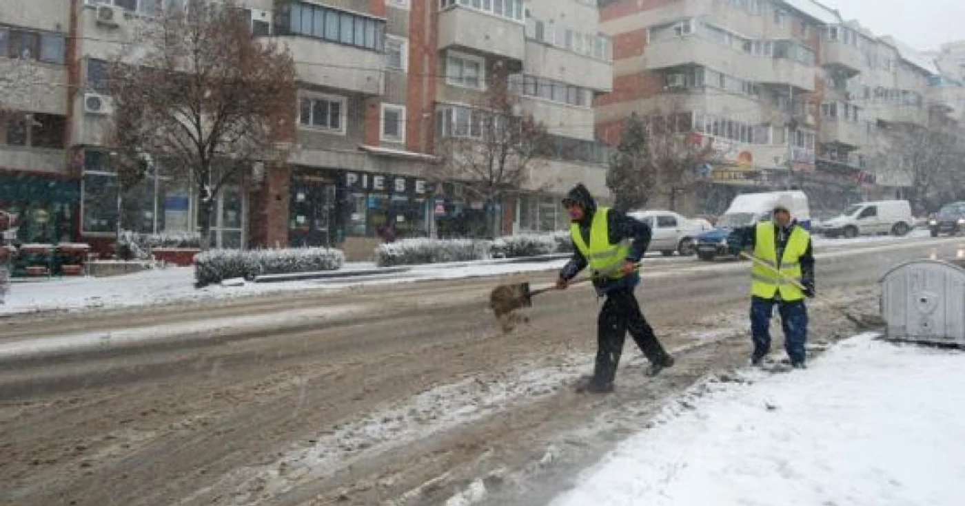 Muncitorii care sunt ţinuţi în ger îşi ot reclama patronii