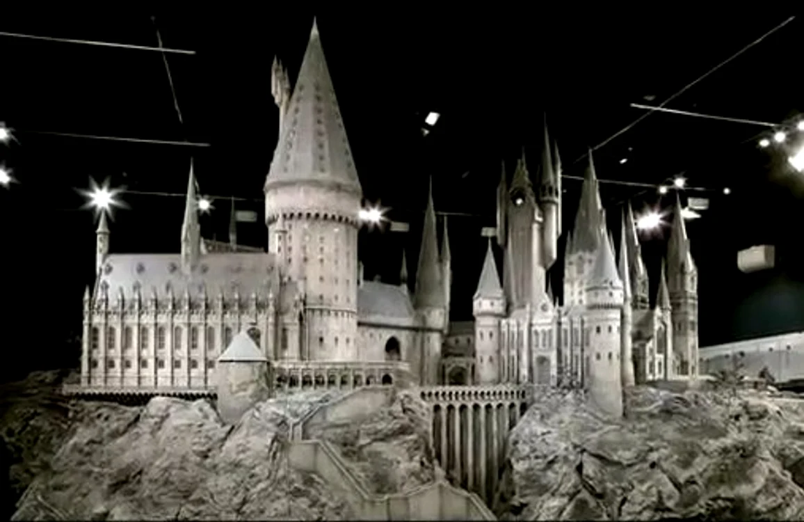 
    Castelul a fost construit la scara 1:24  