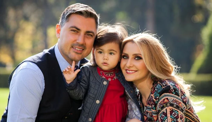 Alina Sorescu şi Alexandru Ciucu sunt părinţii unei fetiţe de un an şi zece luni