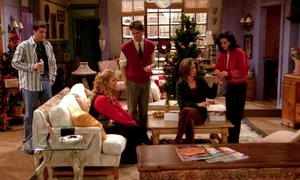 2 09d2cf5f 87f6 4460 acdc da035a54ce51 friends season 1 monkey jpg jpeg