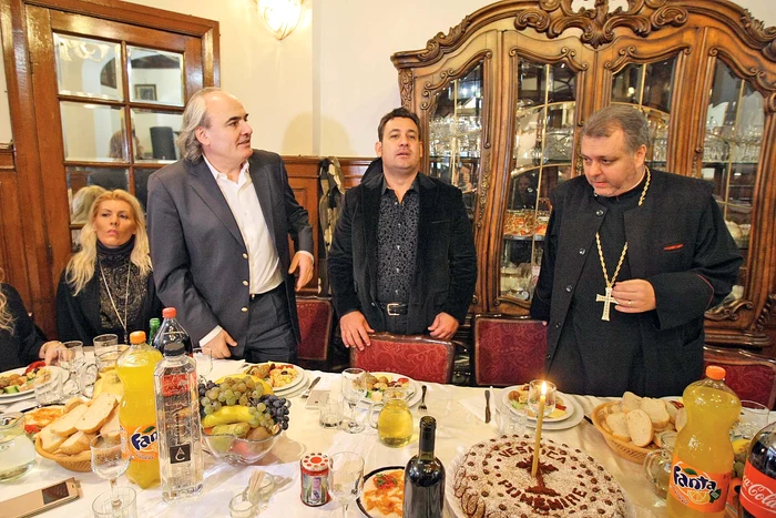 Dragoş va veni din nou la mormântul tatălui, după ce în ultimii ani s-a ocupat mai mult de politică