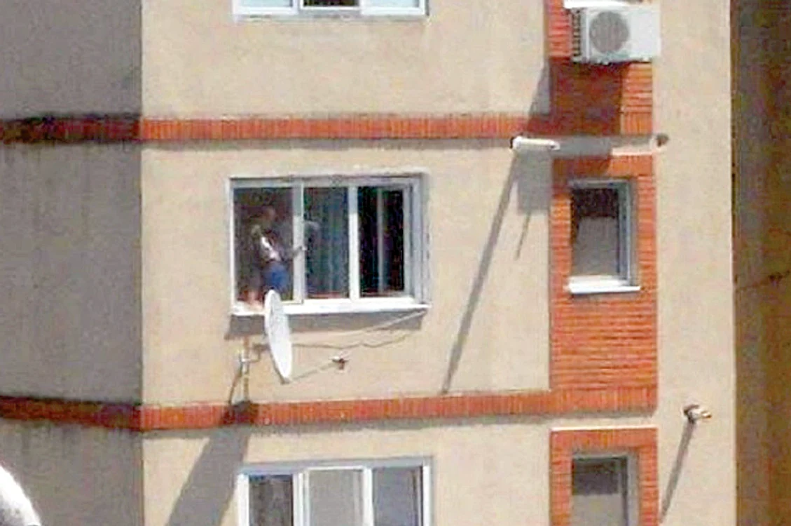 Micuţul a fost tras în casă
