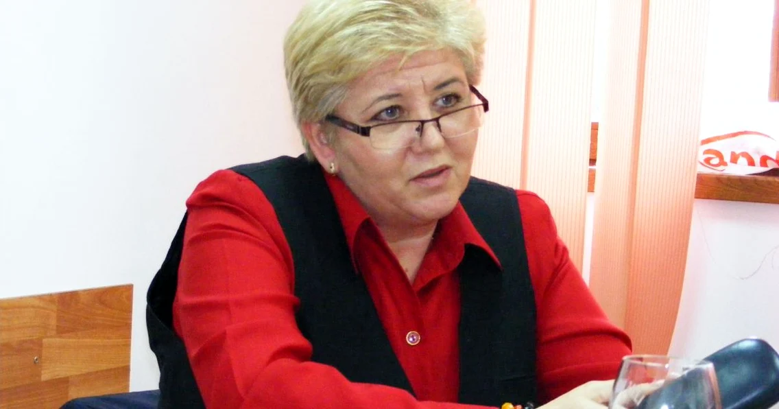 mariana cenea