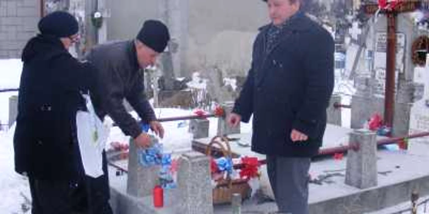 Enoriaşii se pregătesc să împartă pacheţele